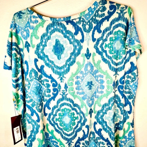 Love Scarlett Blue and Green Paisley Pattern Short Sleeve Top Plus Size 2X - Picture 6 of 6